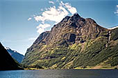 Norvegia, la regione dei fiordi, vedute durante la gita in battello lungo l'Aurlandsfjord e il Noeroyfjord. 
